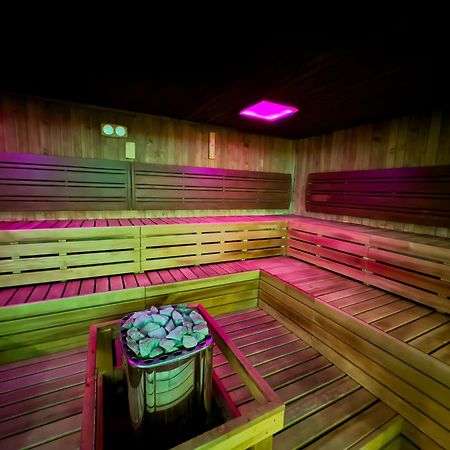 Hotel Aurora ミシュコルツ エクステリア 写真